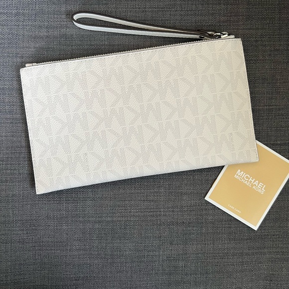 NWT MICHAEL KORS CHARM LARGE ZIP CLUTCH WRISTLET - Picture 5 of 5